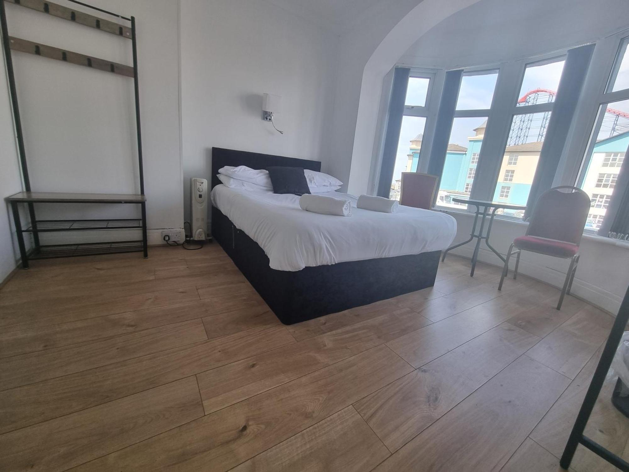 Burlington West Hotel Blackpool Room photo